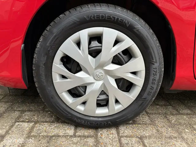 Toyota Yaris 1.5 Hybrid Aspiration 2017 Hybride Benzine 17