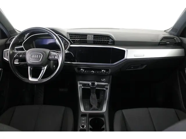 Audi Q3 35 TFSI Pro Line business 2020 Benzine 4