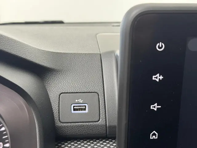 Dacia Sandero 1.0 TCe 90 Comfort 2023 Benzine 32