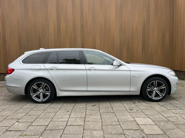 BMW 5 Serie Touring 520i Executive 2013 Benzine 13
