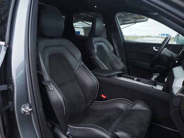 Volvo XC60 2.0 D4 R-Design 2019 Diesel 14