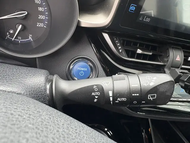 Toyota C-HR 1.8 Hybrid Energy 2018 Hybride Benzine 15
