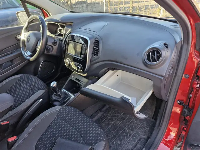 Renault Captur 0.9 TCe Bose 2018 Benzine 40