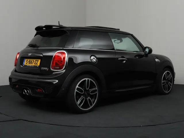 MINI Cooper S 2.0 2018 Benzine 2