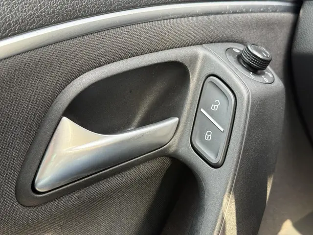 Volkswagen Polo 1.2 TSI Comfortline 2015 Benzine 25