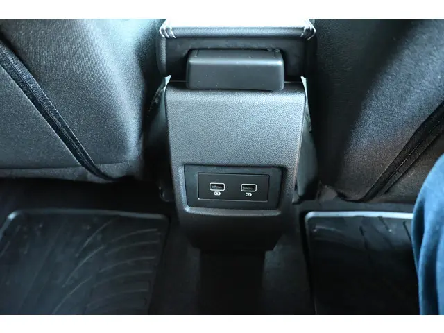 Dacia Duster 1.3 TCe 130 Journey 2024 Benzine 31