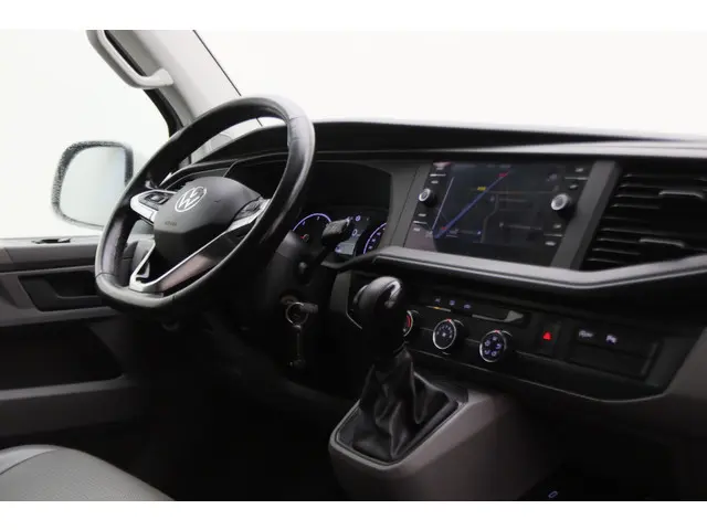 Volkswagen Transporter 2.0 TDI DSG L1H1 2022 Diesel 27
