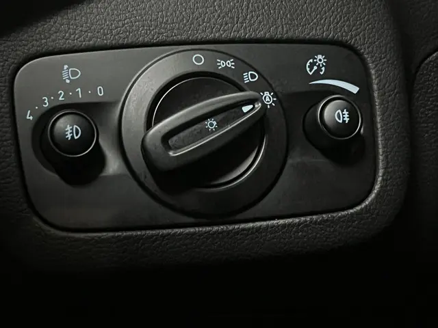 Ford C-MAX 1.5 Titanium 2018 Benzine 16