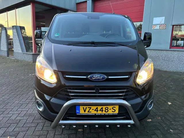 Ford Transit Custom 290 2.0 TDCI L2H2 Limited 2017 Diesel 2