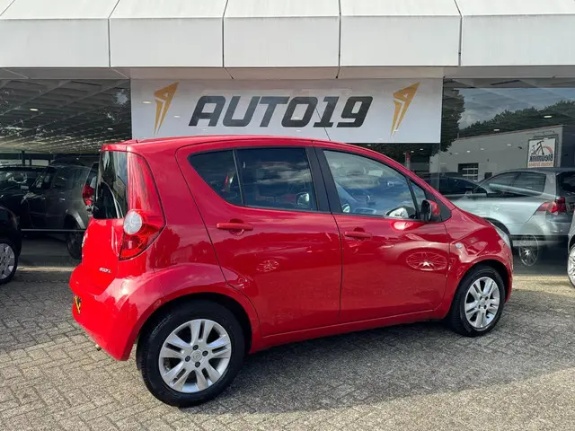 Opel Agila 1.0 Edition 2012 Benzine 2