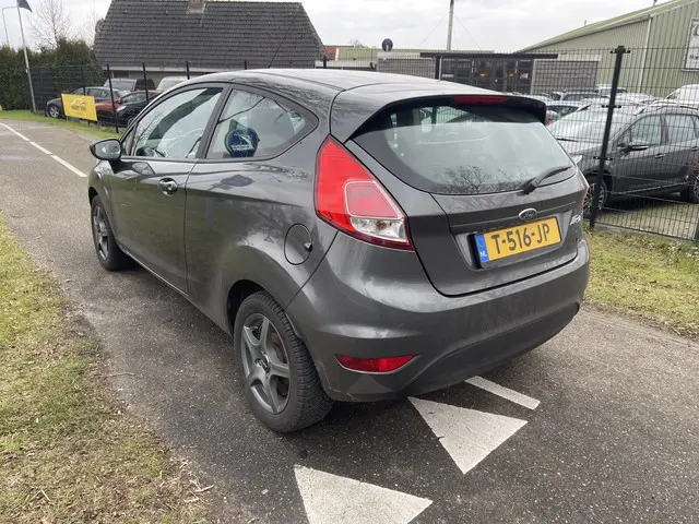 Ford Fiesta 1.25 2015 Benzine 5