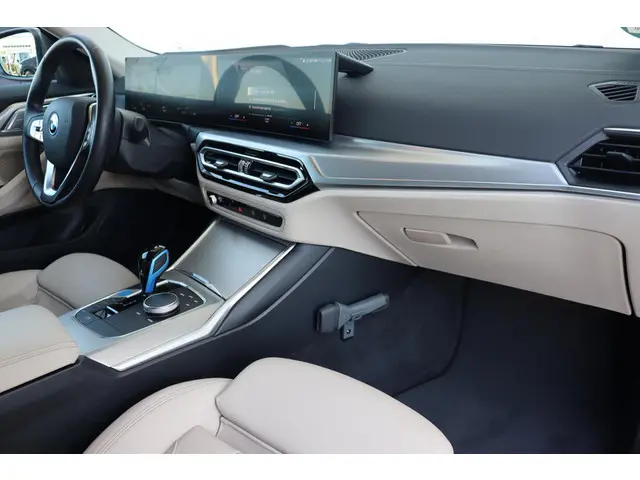 BMW i4 eDrive40 High Executive 84 kWh 2022 Elektrisch 9
