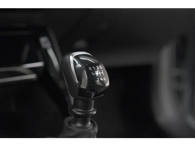 Peugeot 208 PureTech 100 Allure 2024 Benzine 44