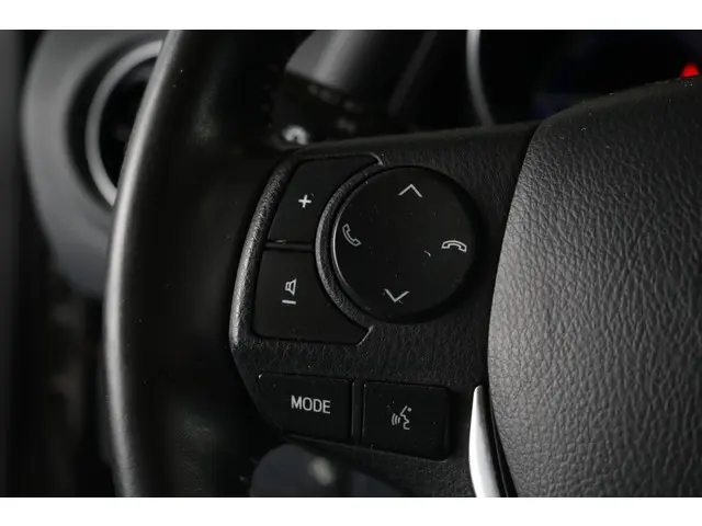 Toyota Auris 1.8 Hybrid Trend 2016 Hybride Benzine 7