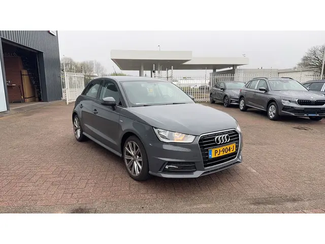 Audi A1 Sportback 1.0 TFSI 95pk Adrenalin 2017 Benzine 3