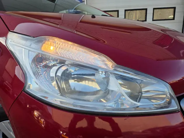 Peugeot 208 1.0 VTi Access 2014 Benzine 3