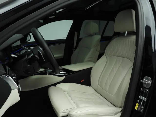 BMW 5 Serie Touring 530e xDrive 2024 Hybride Benzine 7