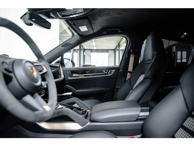 Porsche Cayenne Coupé E-Hybrid 2023 Hybride Benzine 30