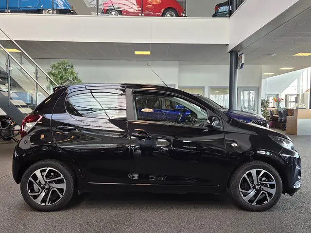 Peugeot 108 1.0 e-VTi Allure 2021 Benzine 6