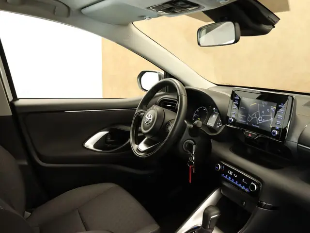Toyota Yaris 1.5 Hybrid Active 2022 Hybride Benzine 16