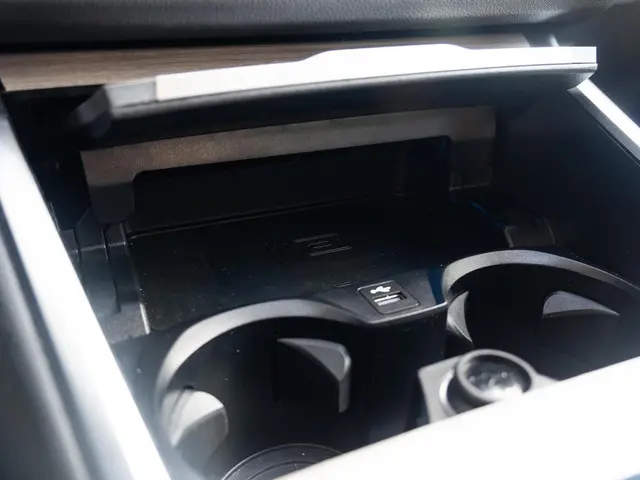 BMW 3 Serie Sedan 318i 2025 Benzine 26