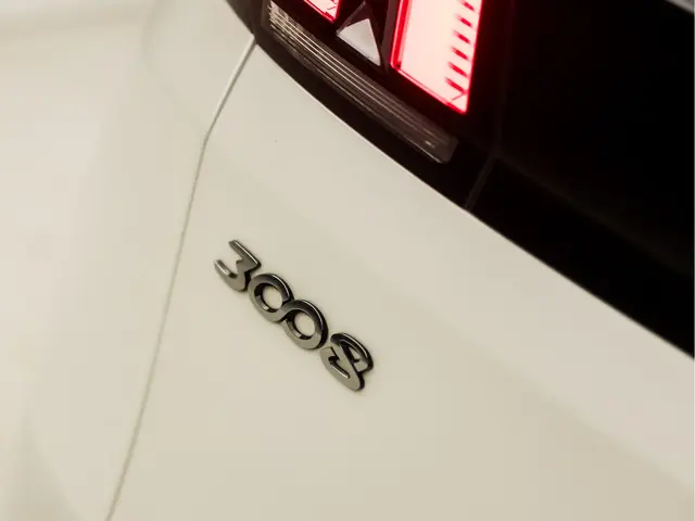 Peugeot 3008 1.6 e-THP GT Line 2017 Benzine 34