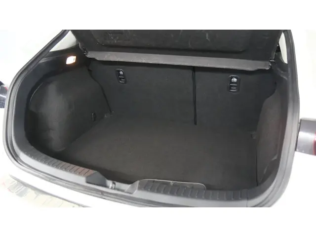 Mazda 3 2.0 120pk GT-M Line 2016 Benzine 37