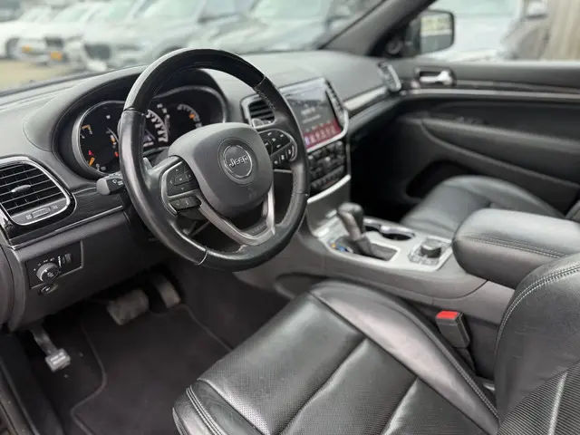 Jeep Grand Cherokee Overland 2019 Diesel 2
