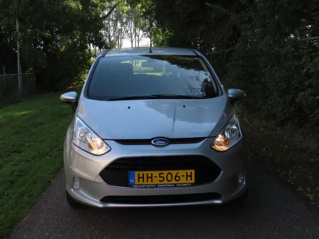 Ford B-MAX 1.0 EcoBoost Style *Navigatie ! 2015 Benzine 8