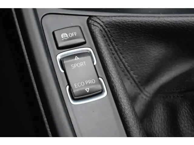 BMW 3 Serie 316i Business 2015 Benzine 34