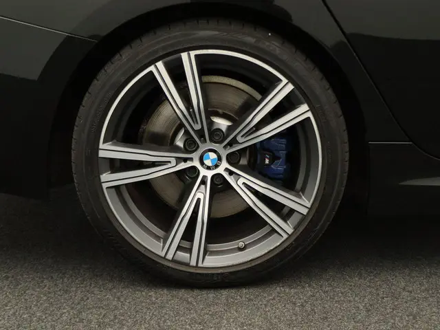 BMW 3 Serie 320i Touring 2020 Benzine 6