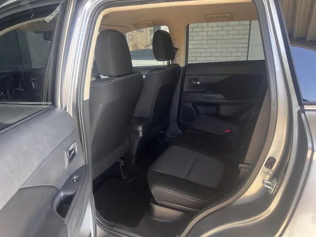 Mitsubishi Outlander 2.0 Business Edition 2018 Benzine 28