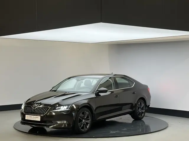 Škoda Superb 1.5 TSI Business Edition 2019 Benzine 21
