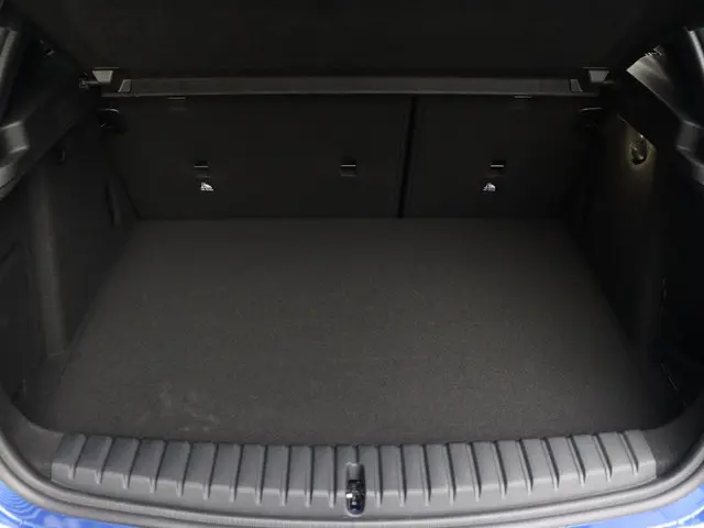 BMW 1 Serie 5-deurs 120 2025 Benzine 12