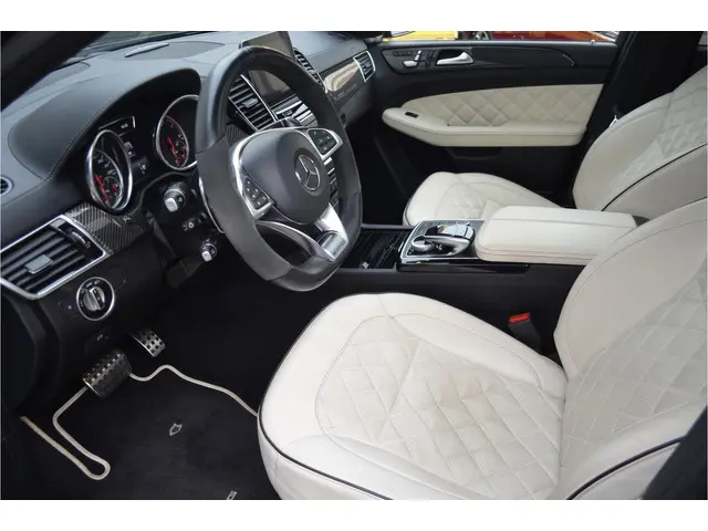 Mercedes-Benz GLE Coupé AMG 43 4MATIC 2018 Benzine 17