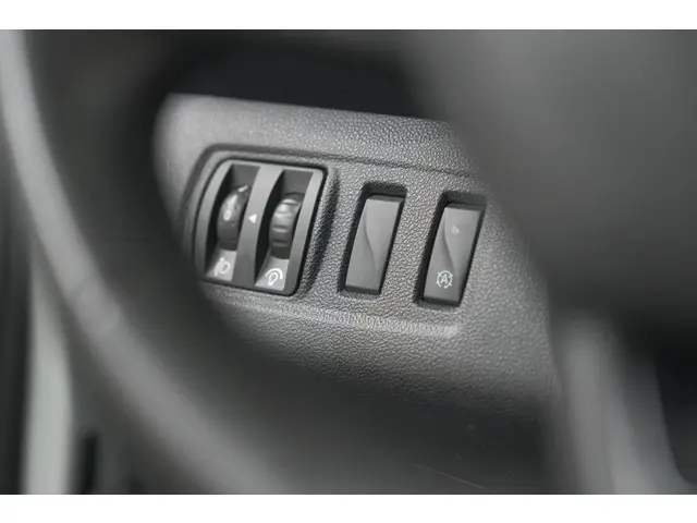 Renault Clio Estate TCe 90 Limited 2019 Benzine 34