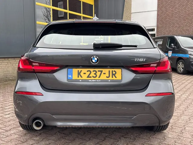 BMW 1 Serie 118i Executive Edition 2021 Benzine 5
