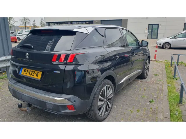 Peugeot 3008 1.2 PureTech Allure 2017 Benzine 8