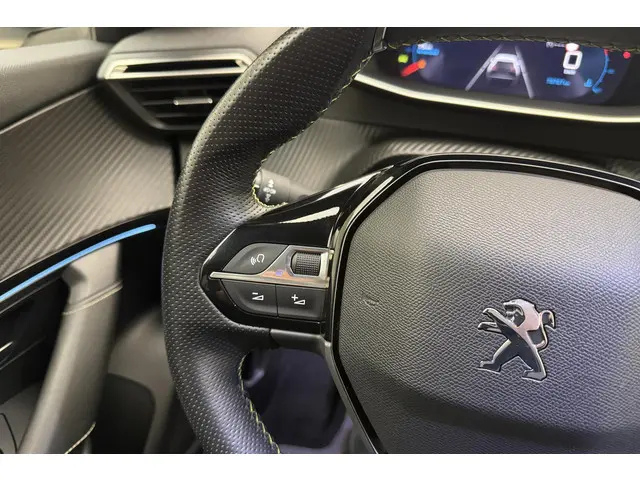 Peugeot 2008 1.2 PureTech 130pk GT-Line 2020 Benzine 27