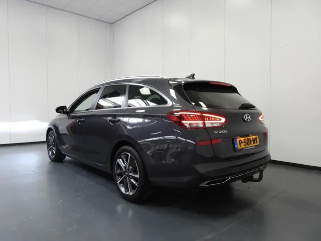 Hyundai i30 Wagon 1.5 T-GDi MHEV Premium 2022 Benzine 3