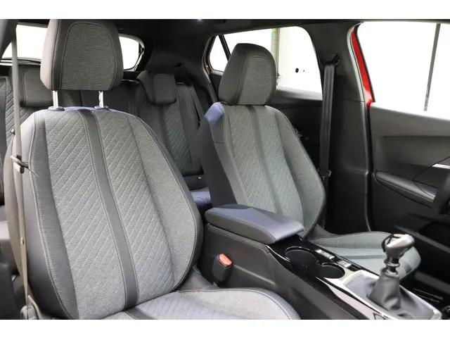 Peugeot 2008 1.2 PureTech 100 Allure 2024 Benzine 10