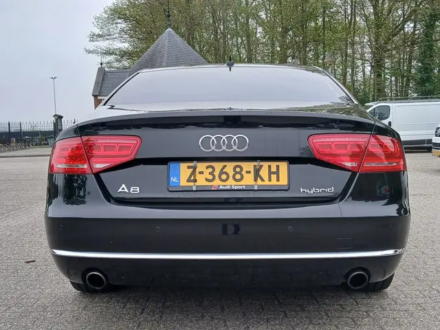 Audi A8 2.0 TFSI Hy. Pro L.+ 2012 Hybride Benzine 8