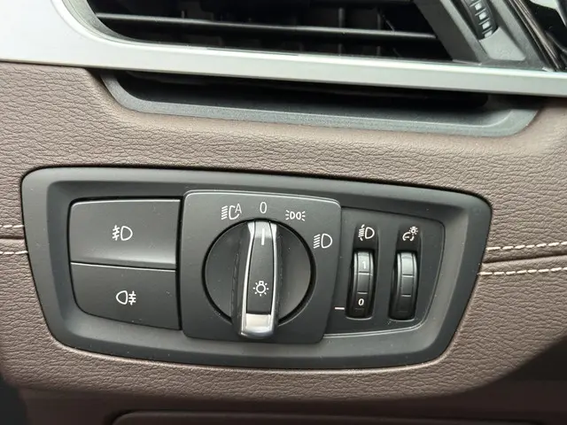 BMW X1 xDrive25e High Executive 2021 Hybride Benzine 35