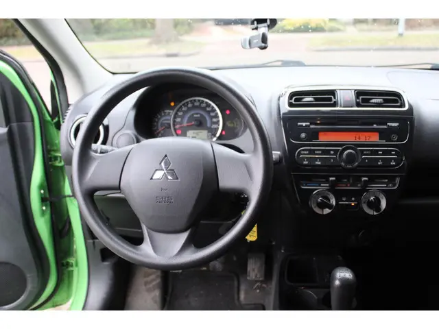 Mitsubishi Space Star 1.2 Instyle 2015 Benzine 3