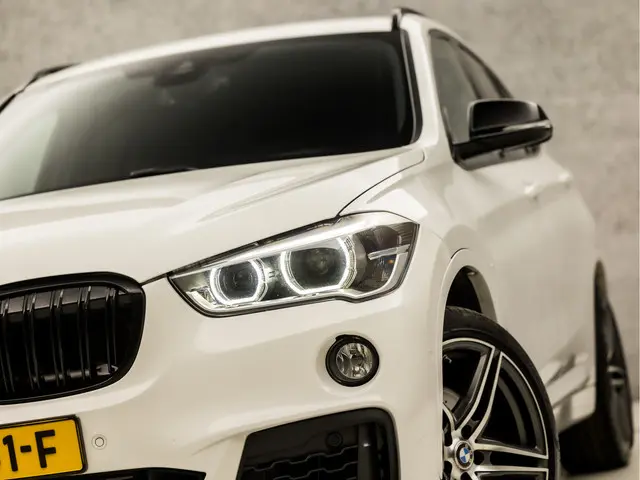 BMW X1 xDrive25i M Sport Executive 2018 Benzine 14