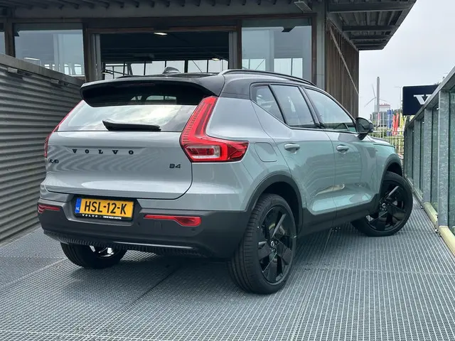 Volvo XC40 2.0 B4 Plus Black Edition 2025 Benzine 3
