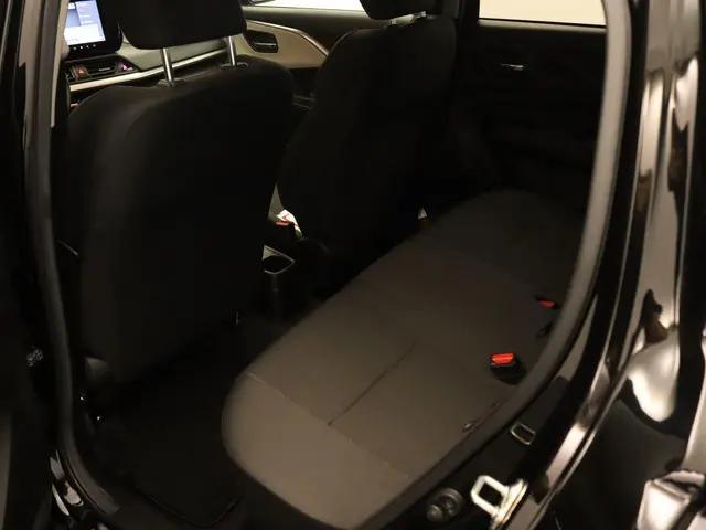 Suzuki Swift 1.2 Style Smart Hybrid 2025 Hybride Benzine 6