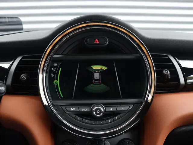 MINI 5-Deurs Cooper 2020 Benzine 25