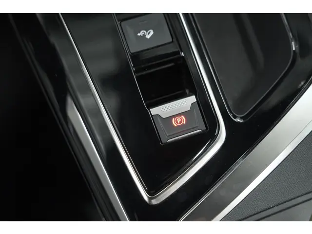 Peugeot 3008 HYbrid4 300 GT 2023 Hybride Benzine 58