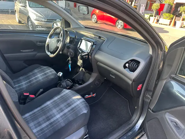 Peugeot 108 1.0 e-VTi Allure 5 deurs , airco 2019 Benzine 12